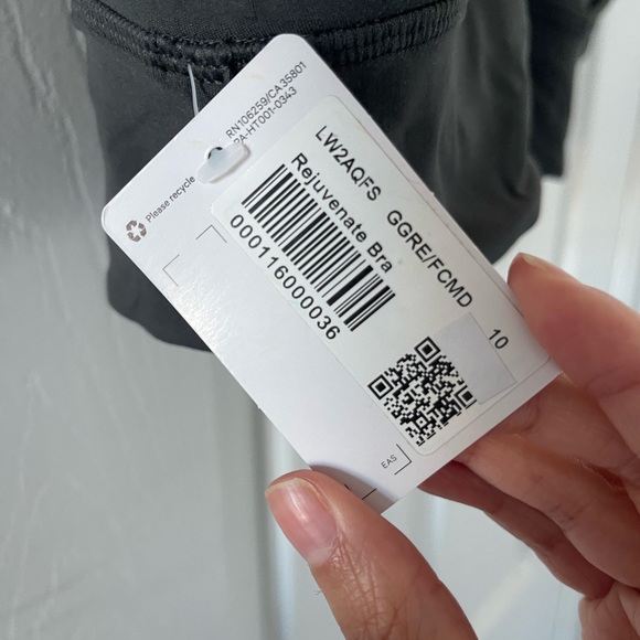 NWT lululemon Rejuvenate Bra (Reversible) - Picture 3 of 4